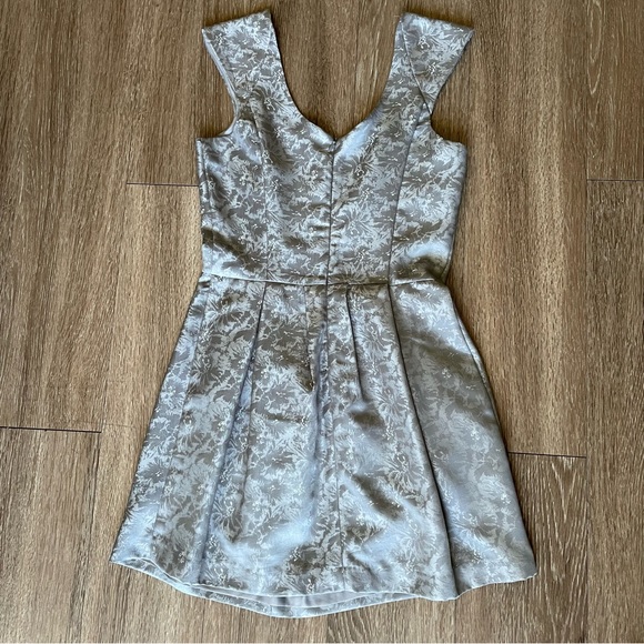 Eric + Lani Silver Metallic Jacquard Mini Dress Fit and Flare Cocktail Dress XS - Picture 9 of 16